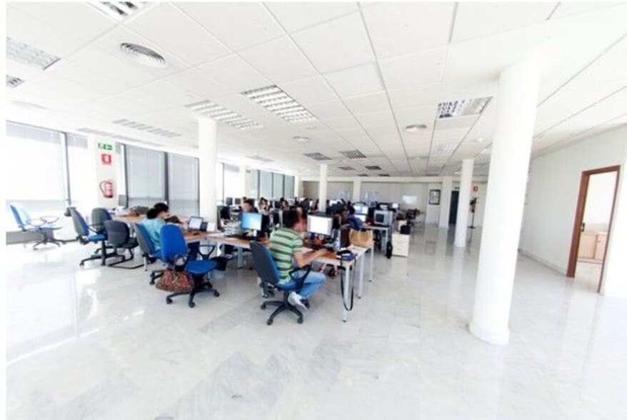 Calle Aviación, S/N, SEVILLA, Sevilla to rent - Building Photo - Image 2 of 10