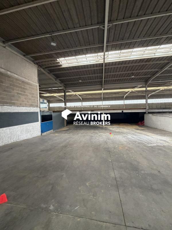 Industrial in La Ville-du-Bois for sale Interior Photo- Image 1 of 6