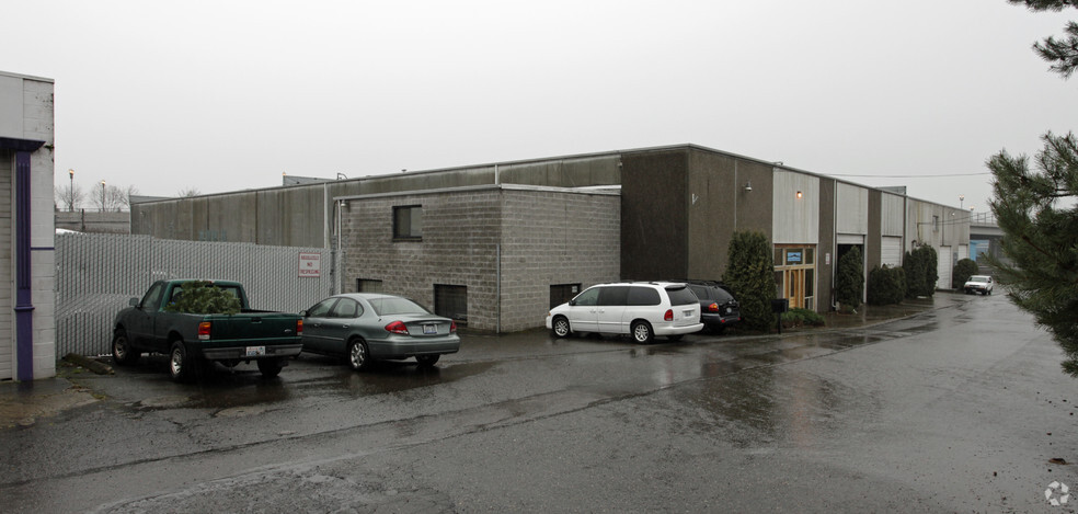 1305 W 17th St, Vancouver, WA for rent - Building Photo - Image 3 of 4