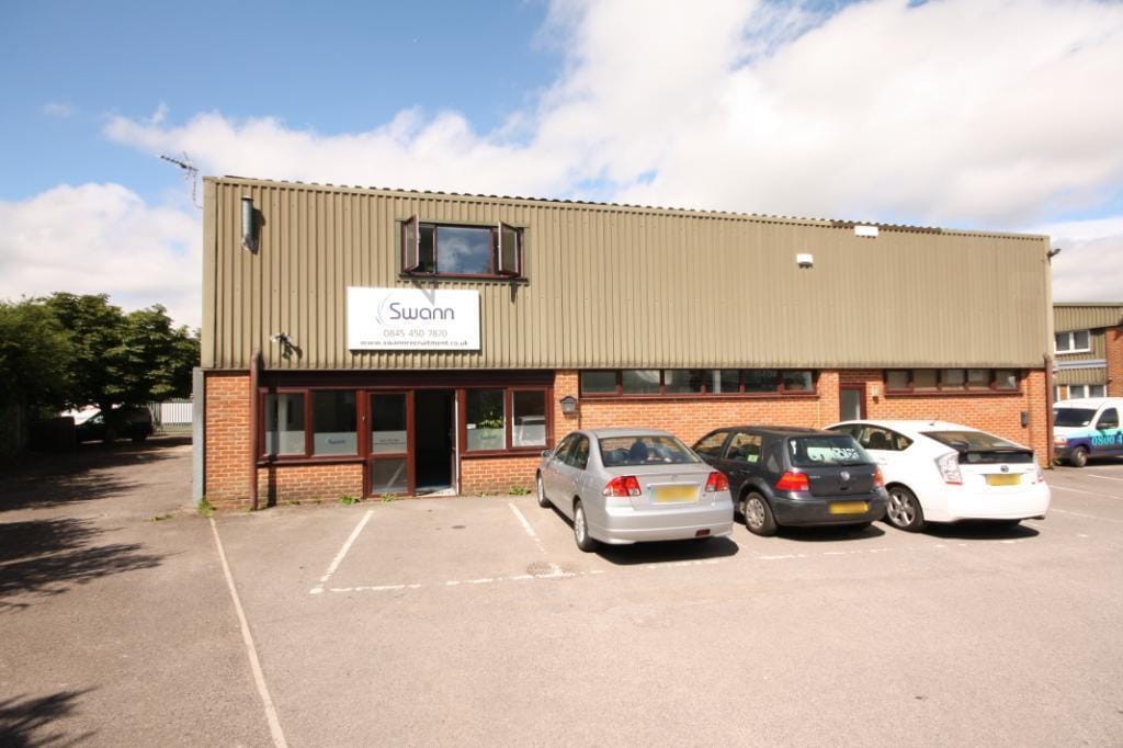 Shaftesbury Rd, Blandford Forum to rent Primary Photo- Image 1 of 2