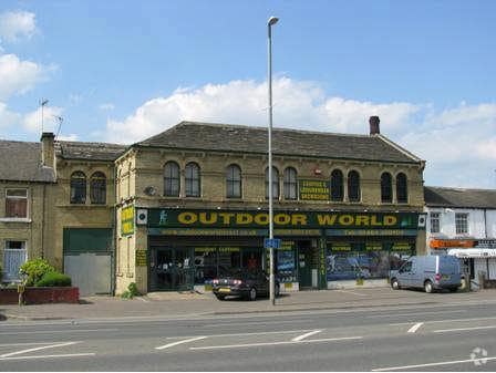 241-243 Leeds Rd, Huddersfield for sale - Primary Photo - Image 1 of 1