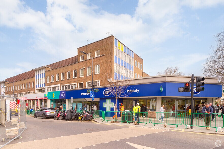 114150 Queensway, London, W2 6LY UK