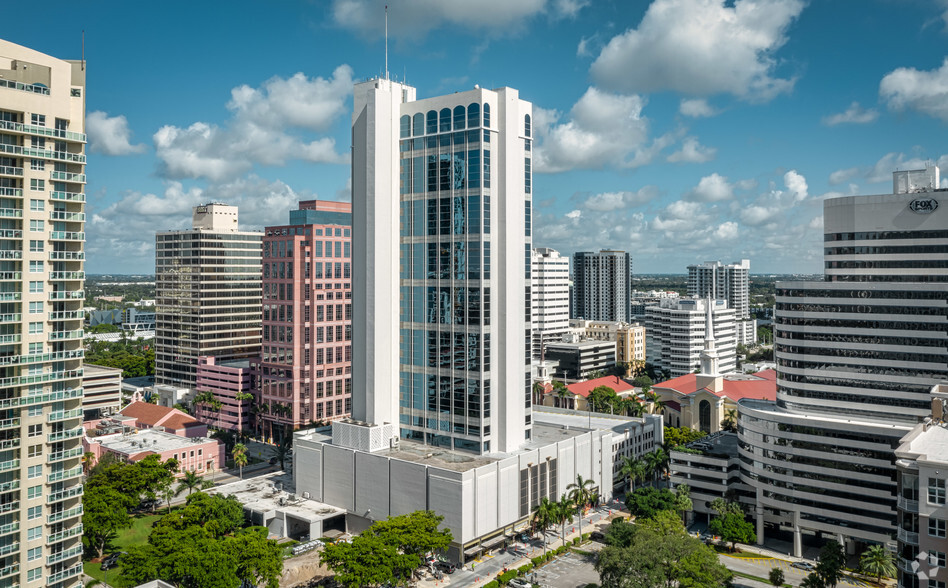 100 SE 3rd Ave, Fort Lauderdale, FL for rent - Building Photo - Image 1 of 5