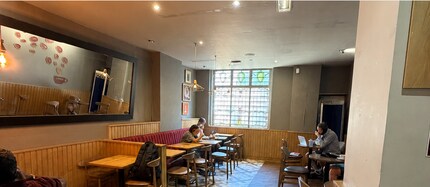 376 Muswell Hill Broadway, London to rent Interior Photo- Image 2 of 2
