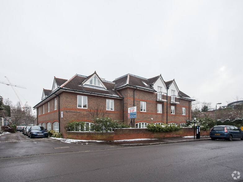 Lower Teddington Rd, Kingston Upon Thames for rent - Building Photo - Image 1 of 4