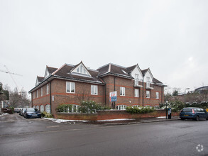 Lower Teddington Rd, Kingston Upon Thames for rent Building Photo- Image 1 of 5