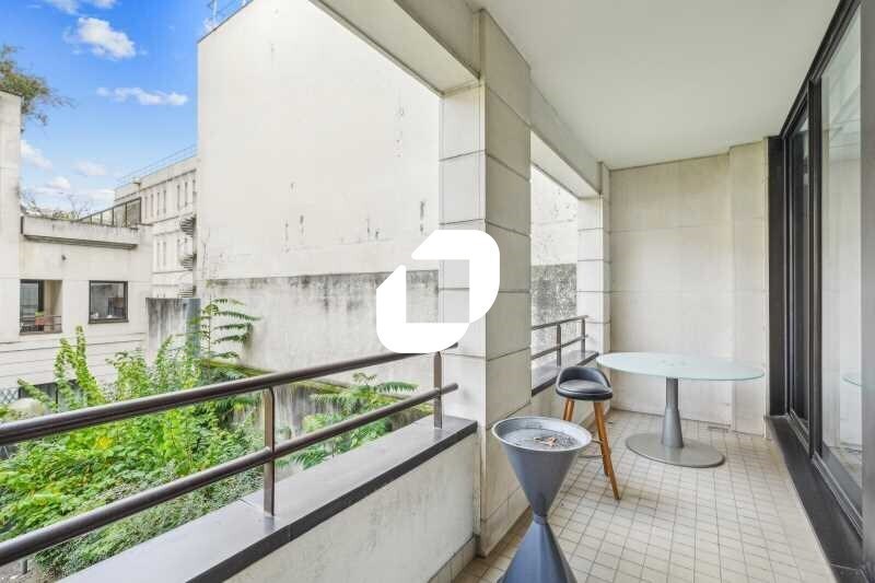 Office in Levallois-Perret to rent Building Photo- Image 1 of 13