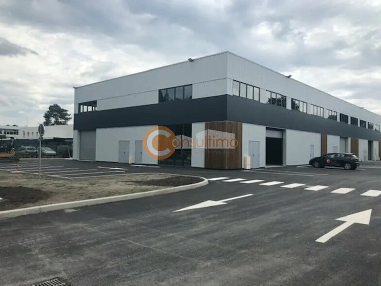 Light Industrial in Gradignan to rent - Building Photo - Image 1 of 13