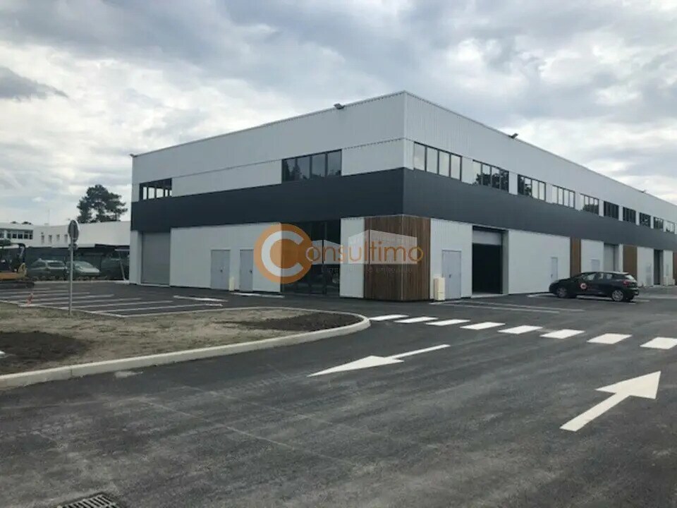 Light Industrial in Gradignan to rent Building Photo- Image 1 of 14