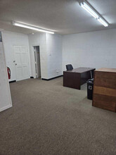 817 W Bobo Newsom Hwy, Hartsville, SC for rent Interior Photo- Image 1 of 7