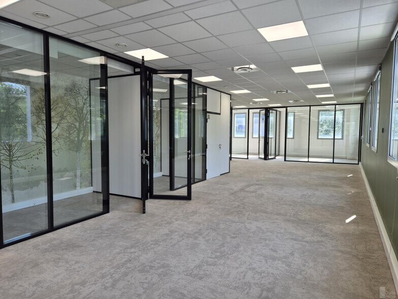 11 Boulevard Archimède, Champs-sur-Marne to rent - Building Photo - Image 1 of 14
