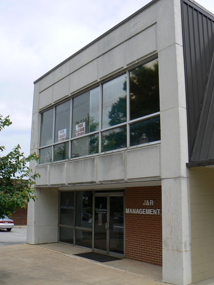 24-26 W Church St, Martinsville, VA for rent - Building Photo - Image 2 of 7