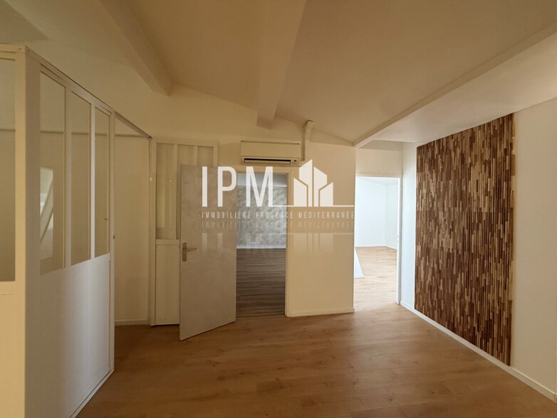 56 Rue Du Fauge, 13400 Aubagne, Aubagne to rent - Building Photo - Image 3 of 9