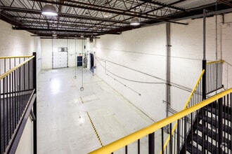 2403-2467 Rue Guénette, Saint-Laurent, QC to rent Interior Photo- Image 2 of 3