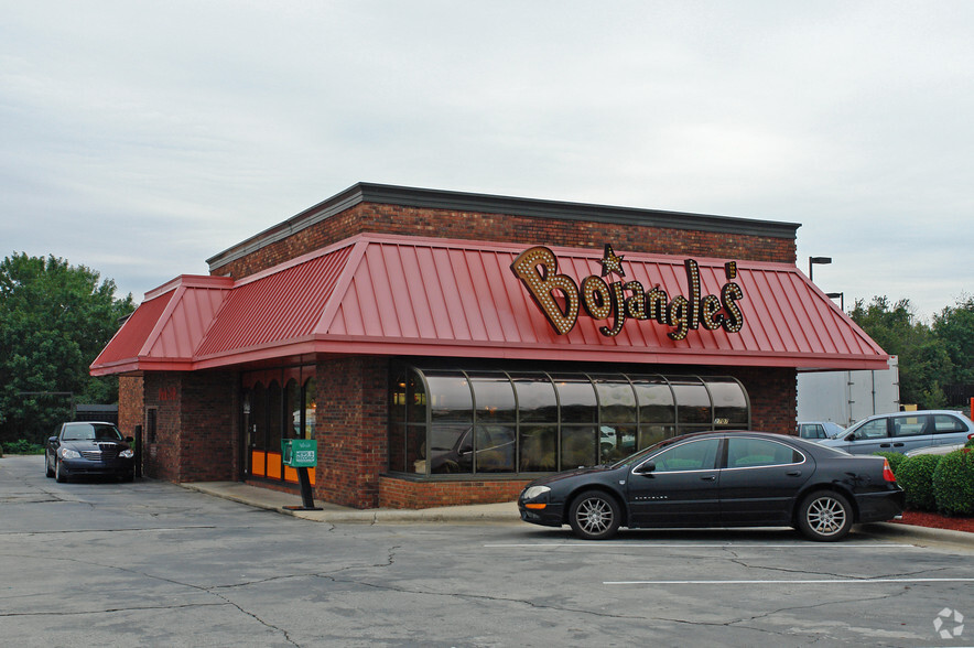 2707 S Main St, High Point, NC for sale - Primary Photo - Image 1 of 1