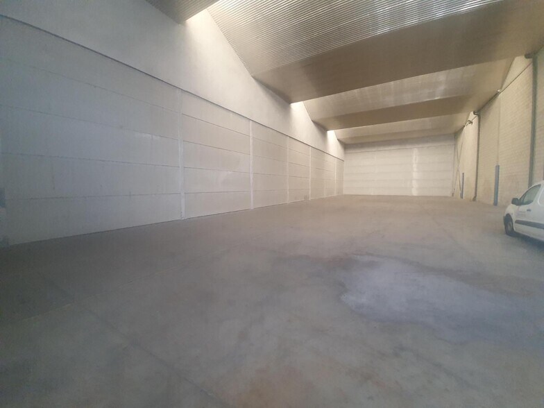 Industrial in Dos Hermanas, Sevilla to rent - Building Photo - Image 1 of 5
