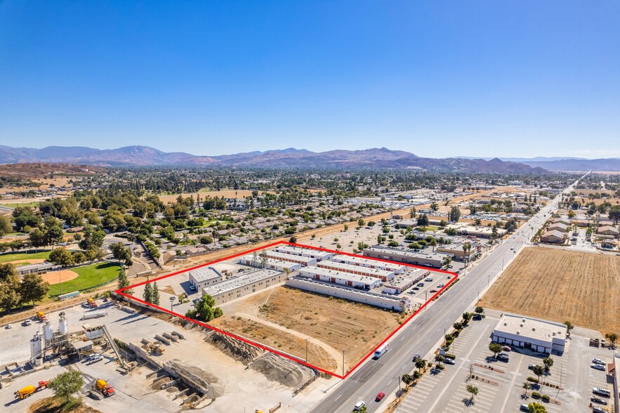 1000 N State St, Hemet, CA for sale - Building Photo - Image 2 of 11