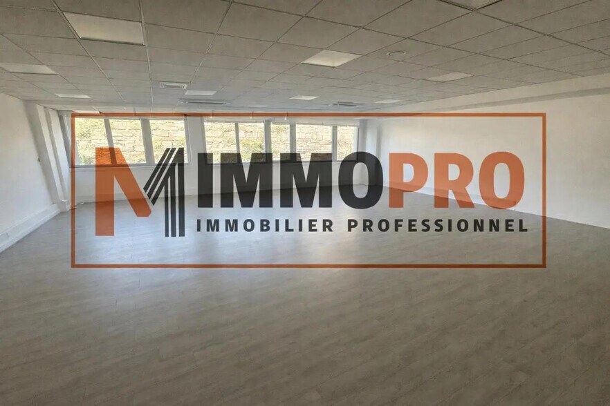 Office in Valbonne to rent - Building Photo - Image 1 of 6