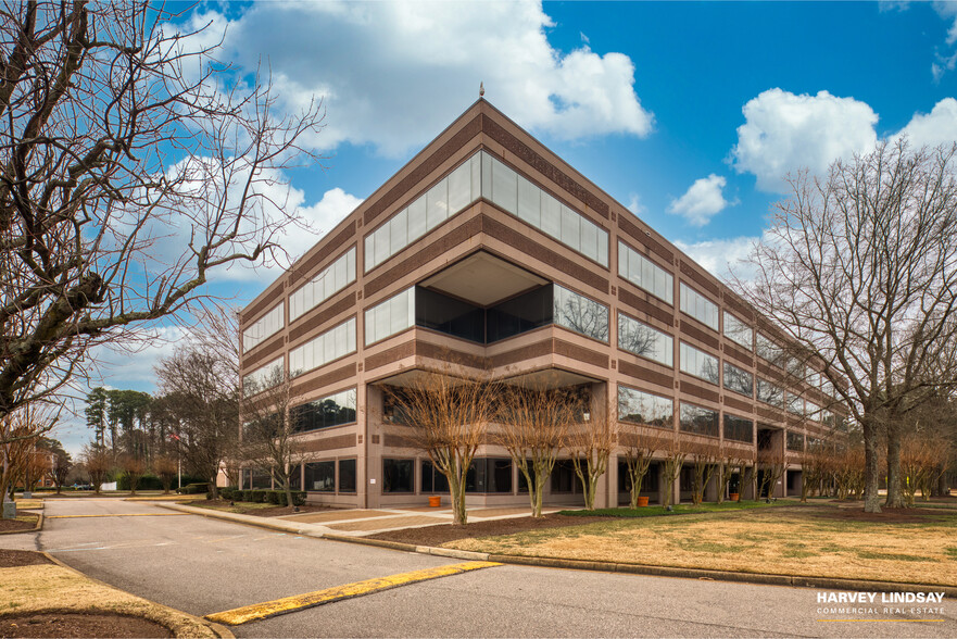 240 Corporate Blvd, Norfolk, VA for sale - Building Photo - Image 3 of 24