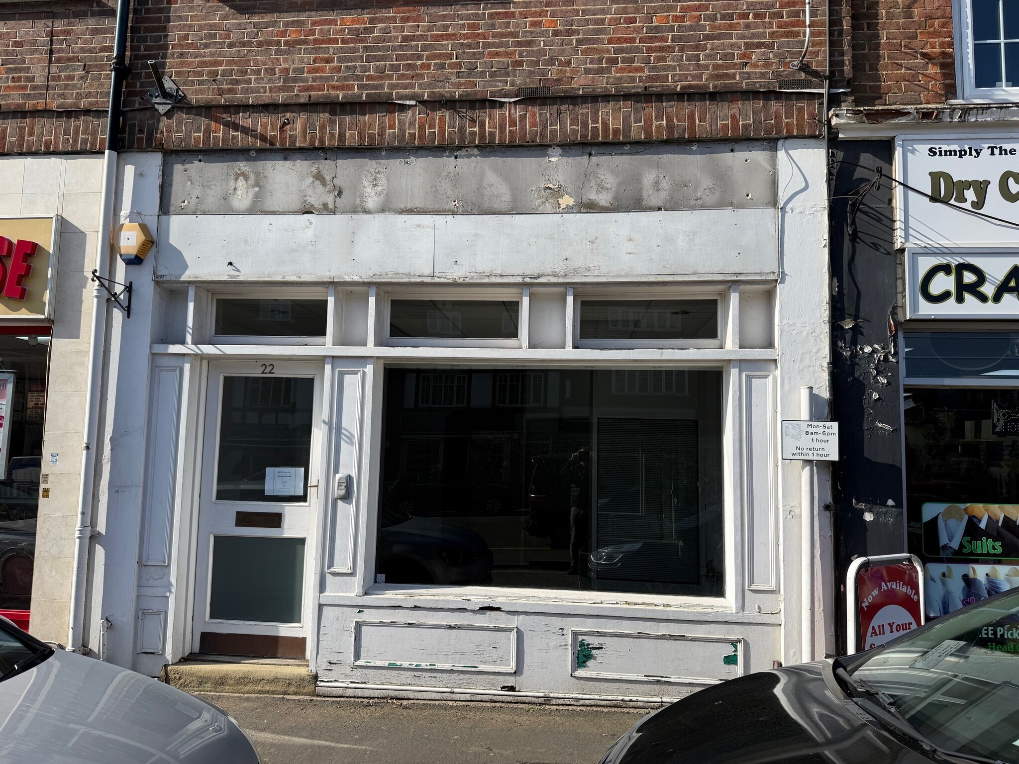 22 Hill Av, Amersham to rent Building Photo- Image 1 of 7
