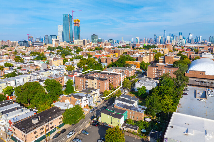 146 Glenwood Ave, Jersey City, NJ for sale - Aerial - Image 3 of 21