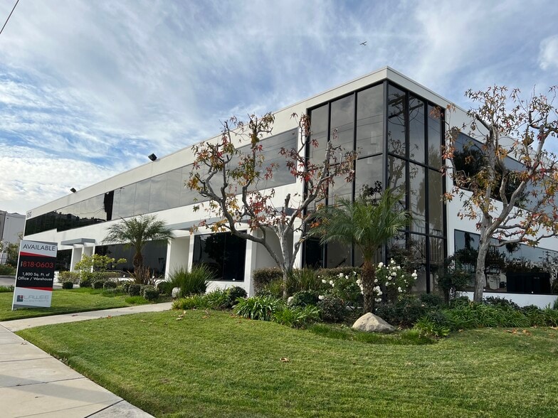 2675 Junipero Ave, Signal Hill, CA for rent - Building Photo - Image 1 of 7