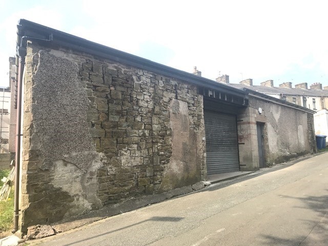 1 Laneside Rd, Rossendale to rent - Primary Photo - Image 1 of 2