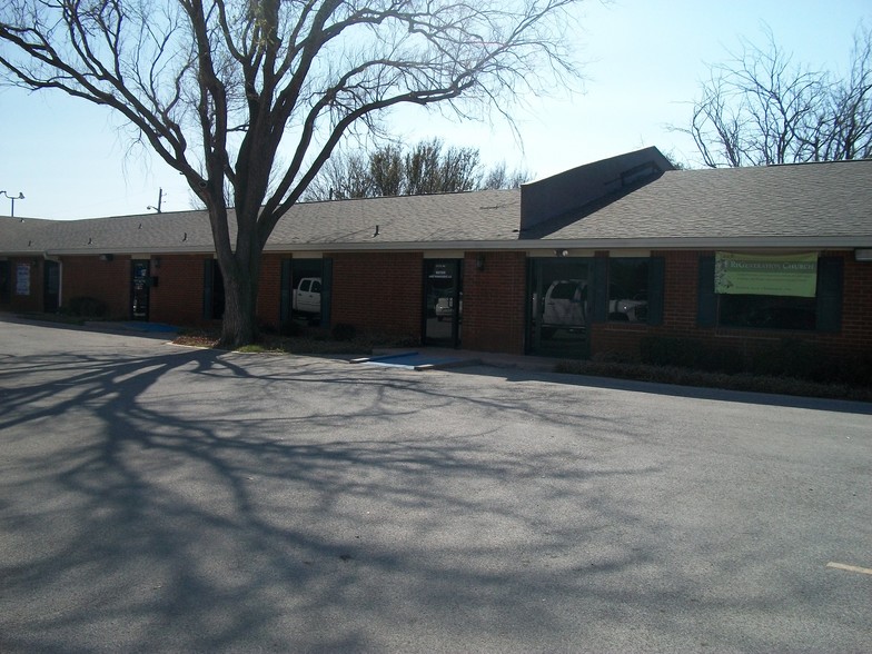 4822 Kemp Blvd, Wichita Falls, TX for rent - Building Photo - Image 1 of 2