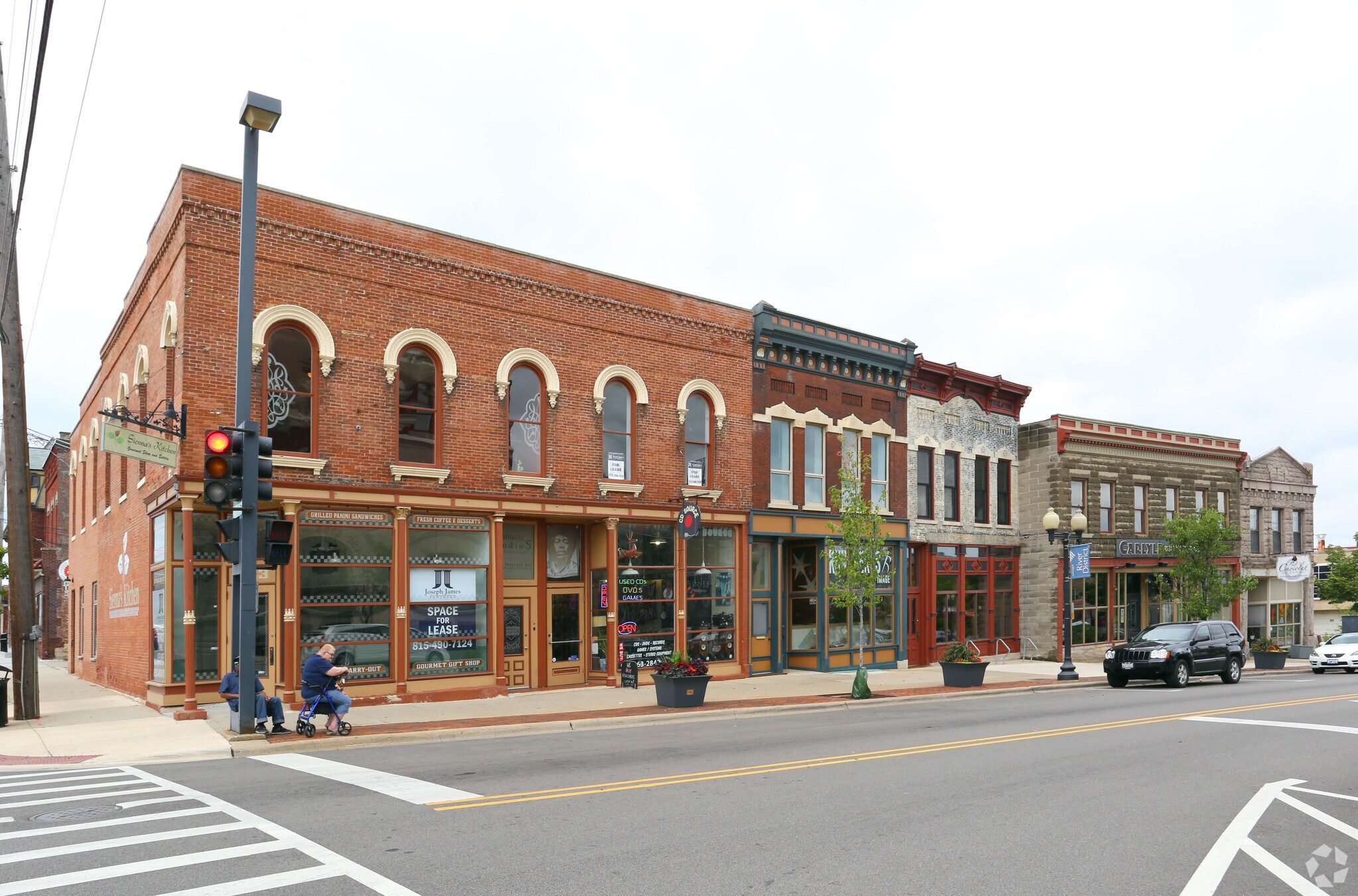 221-223 E State St, Rockford, IL for sale Building Photo- Image 1 of 1