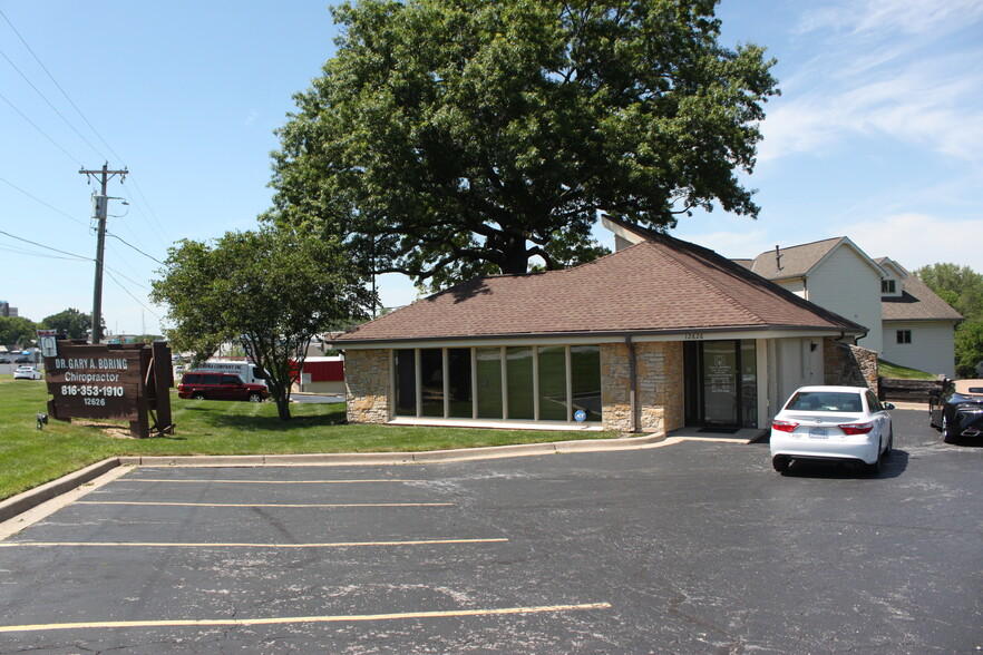 12626 E US Highway 40, Independence, MO for sale - Building Photo - Image 1 of 1