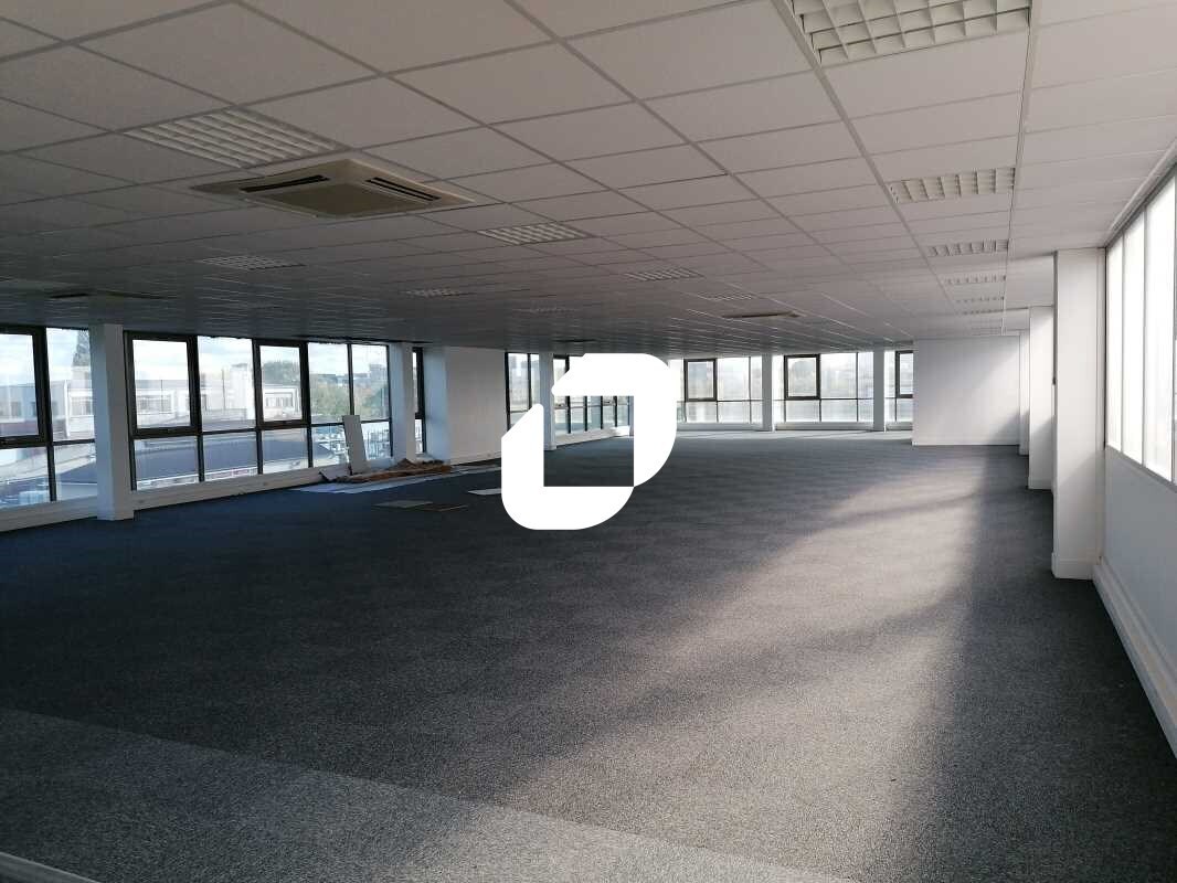 Office in Bezons to rent Interior Photo- Image 1 of 6