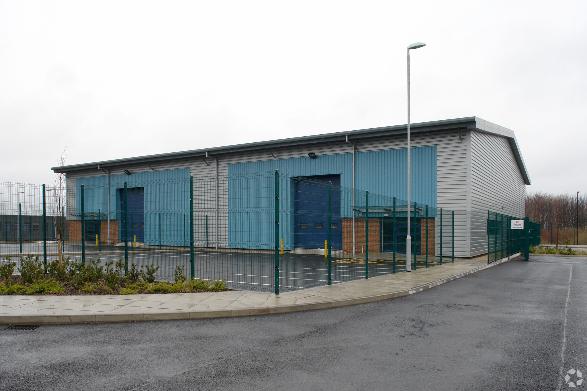 Commercial Rd, Wirral to rent Primary Photo- Image 1 of 2