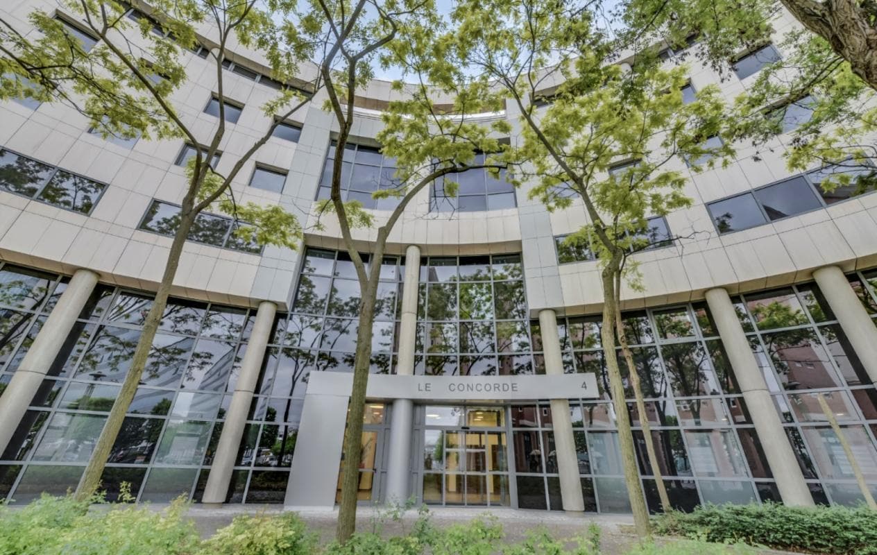 Office in Rueil-Malmaison to rent Building Photo- Image 1 of 39