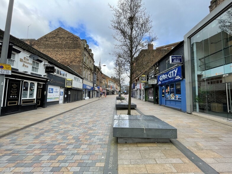 29 Piccadilly, Stoke On Trent for sale - Building Photo - Image 3 of 4