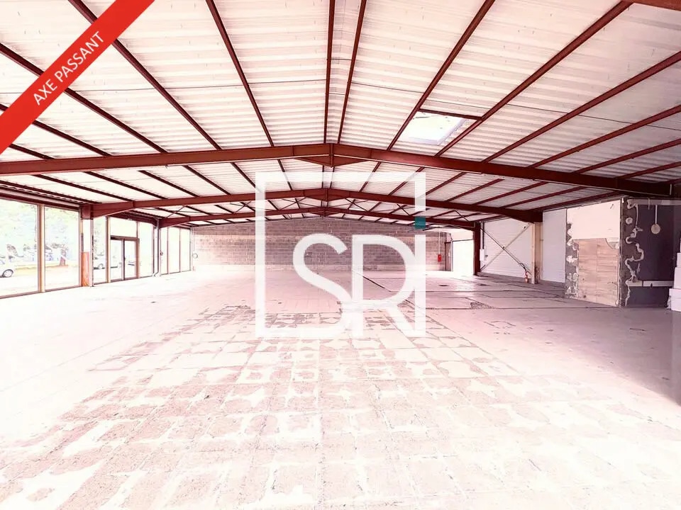 Location Commerce 440 m² - Photo 1