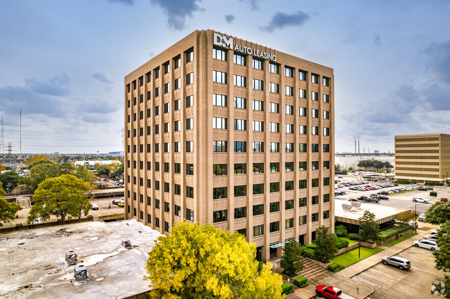 4635 Southwest Fwy, Houston, TX for rent - Primary Photo - Image 1 of 13