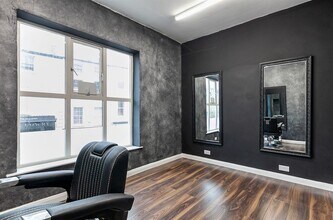 6 Bridge St, Lisburn to rent Interior Photo- Image 1 of 8