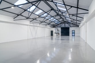 23 Crown Rd, Enfield to rent Interior Photo- Image 1 of 3