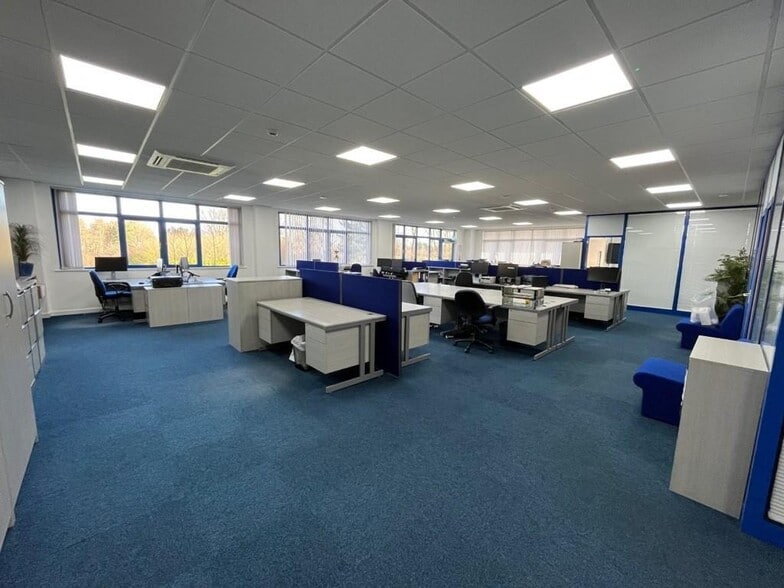 Earls Colne, Earls Colne to rent - Building Photo - Image 3 of 22