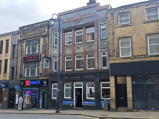 More details for 17 Westgate, Huddersfield - Retail for Sale
