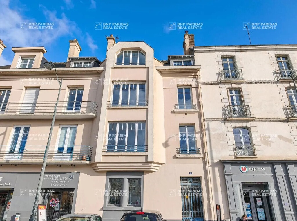 Location Bureaux 105 m² - Photo 1