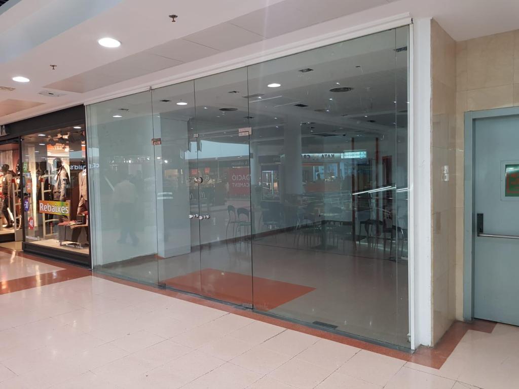 Retail in Sant Joan Despí, Barcelona for sale Primary Photo- Image 1 of 5