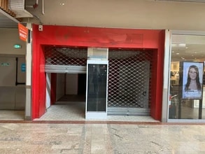 25 Rue Des Sayes, L'Isle-d'Abeau to rent Building Photo- Image 2 of 2