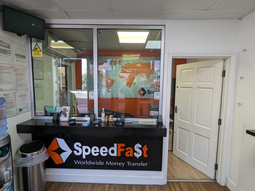 242 High St, London to rent Interior Photo- Image 1 of 6