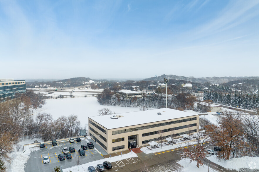 10125 Crosstown Cir, Eden Prairie, MN for rent - Aerial - Image 2 of 14