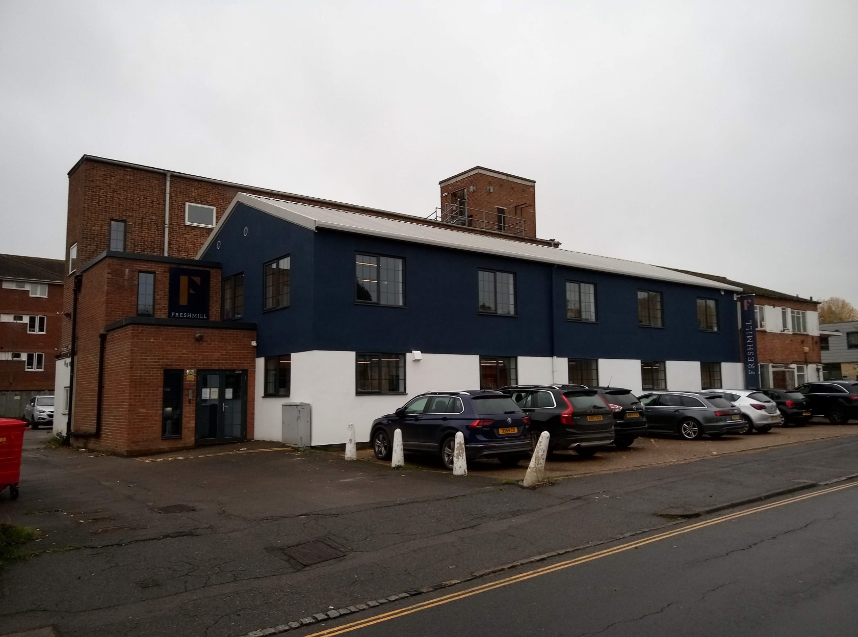 16 Bridge Rd, Haywards Heath to rent Building Photo- Image 1 of 4