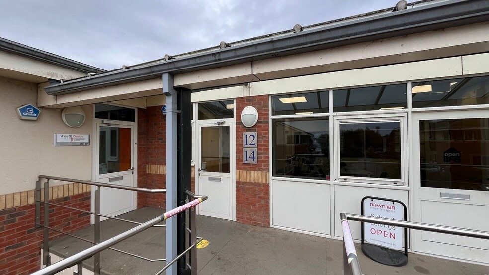 9-28 Athena Ct, Warwick to rent - Building Photo - Image 3 of 33