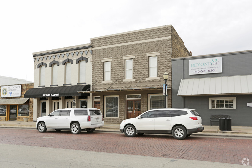 606 Oak St, Graham, TX for sale - Primary Photo - Image 1 of 1