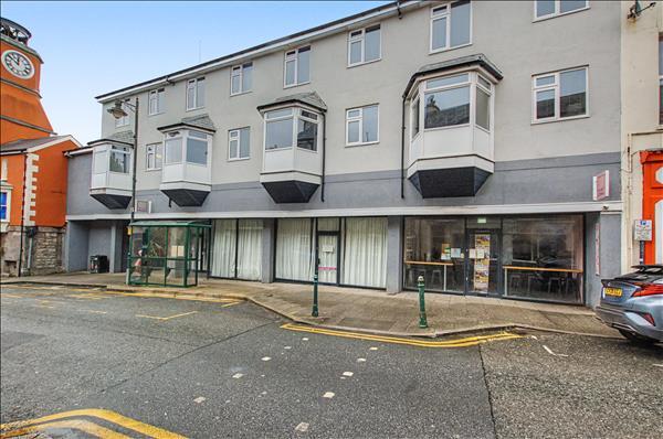 6-10 Main St, Pembroke to rent Primary Photo- Image 1 of 2