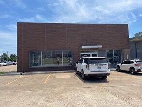 1395 E Henri De Tonti Blvd, Springdale, AR to rent Building Photo- Image 2 of 7